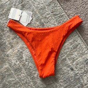 NWT Monday swimwear Bryon bottoms persimmon texture